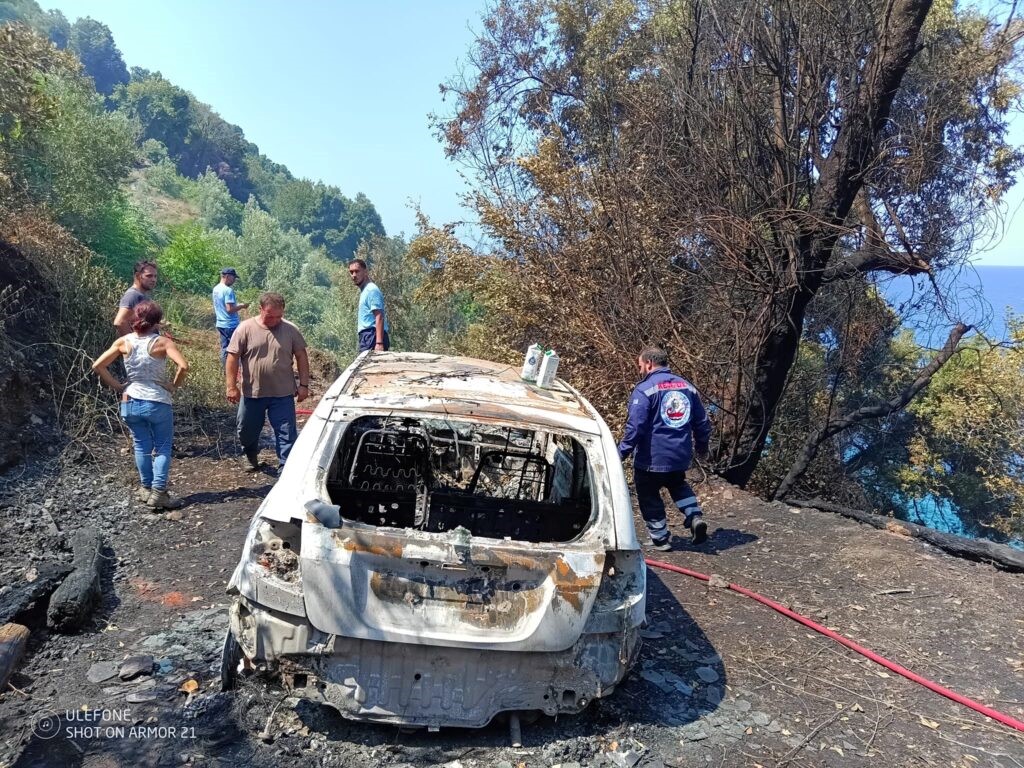 Διερευνάται η πρόκληση πυρκαγιάς από αυτοκίνητο 